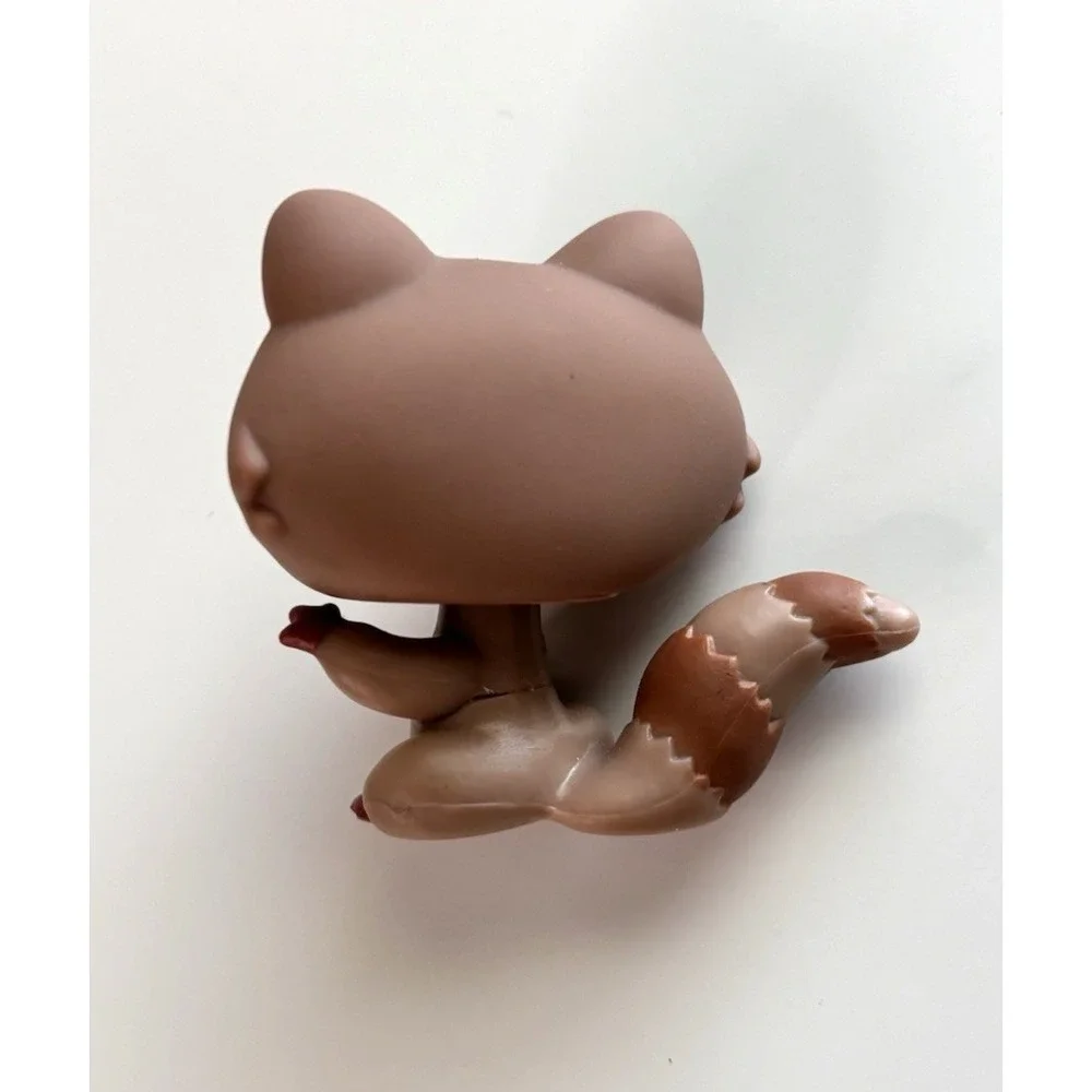 Hasbro~LPS~Littlest Pet Shop~# 543 Raccoon~Brown Beige~Purple Flower Eyes